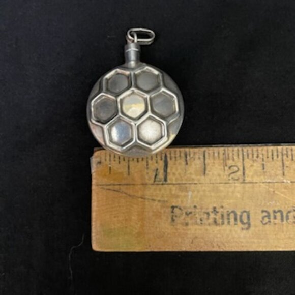 Vintage Mexican Sterling Silver Beehive Perfume Bottle Pendant Marked 925 - Picture 4 of 4